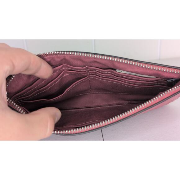 Coach Large Wristlet Ostrich-embossed leather Zip-top closure w/ Wrist strap - Picture 3 of 4